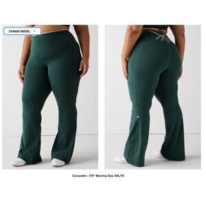 Fabletics Boost PowerHold® High-Waisted Flare SHORT | Everpine/Silver | 1X-XXL